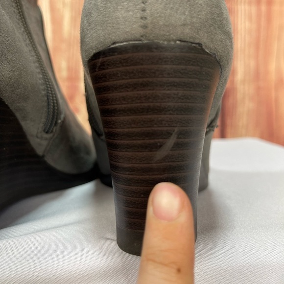 Maurices Rachel Gray faux suede wedge boho bootie boot women’s size 7 - Picture 16 of 17